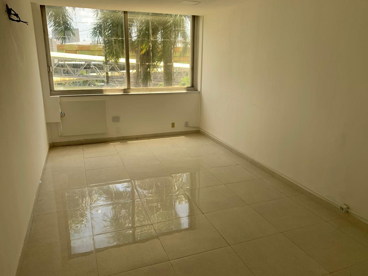 Apartamento - Caminho das árvores
